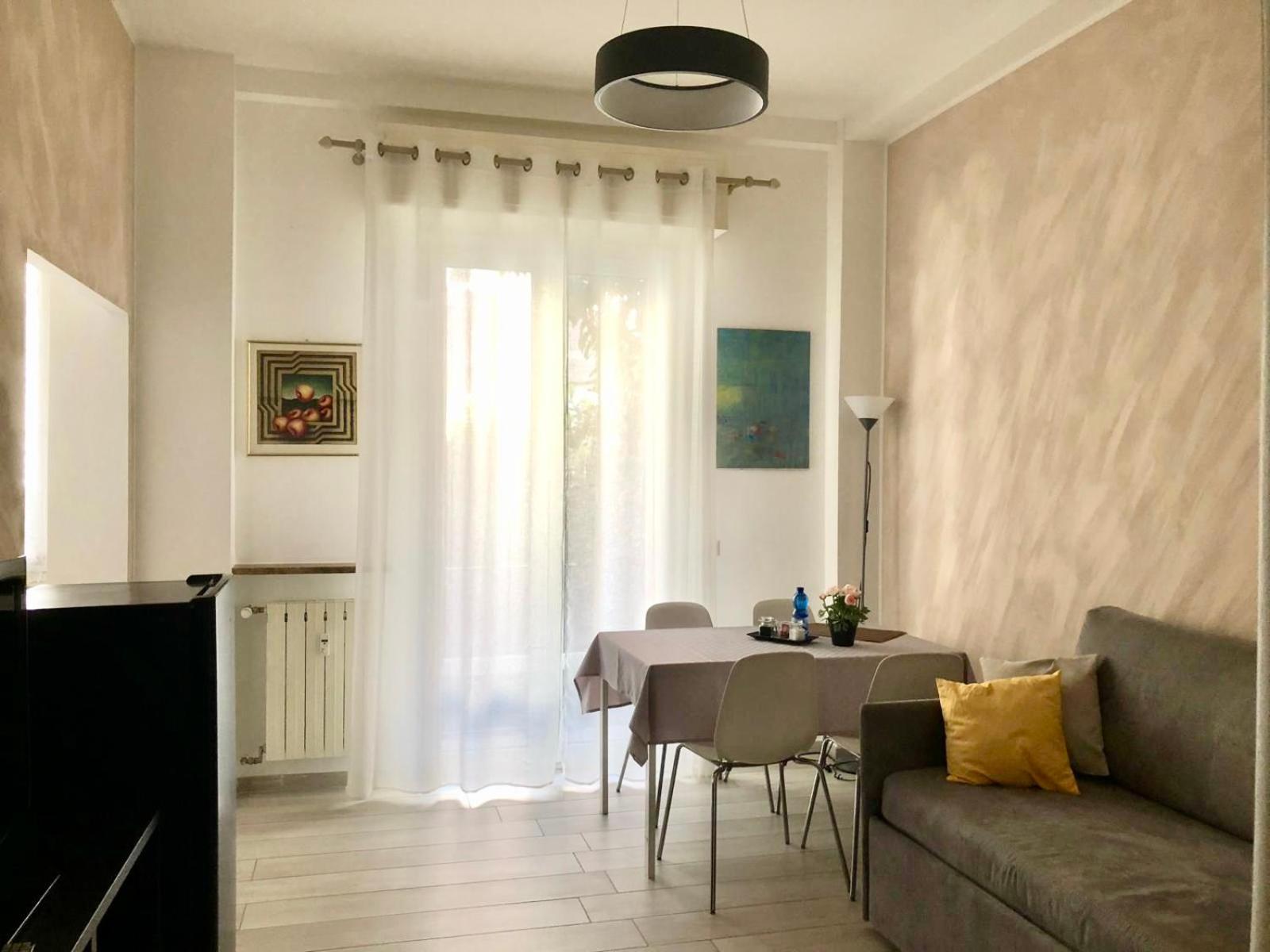 Lovely 2 Room Apartment With Small Garden Мілан Екстер'єр фото